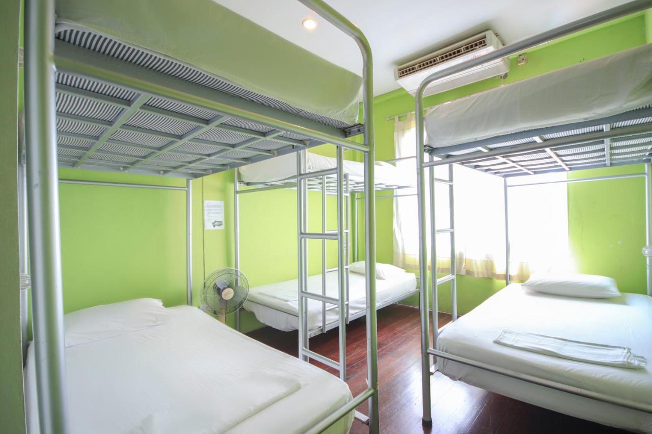 Oyo 1054 Phuket Backpacker Hostel Exterior photo