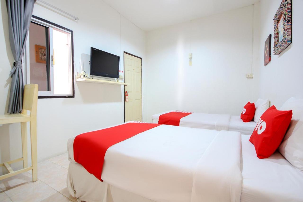 Oyo 1054 Phuket Backpacker Hostel Exterior photo