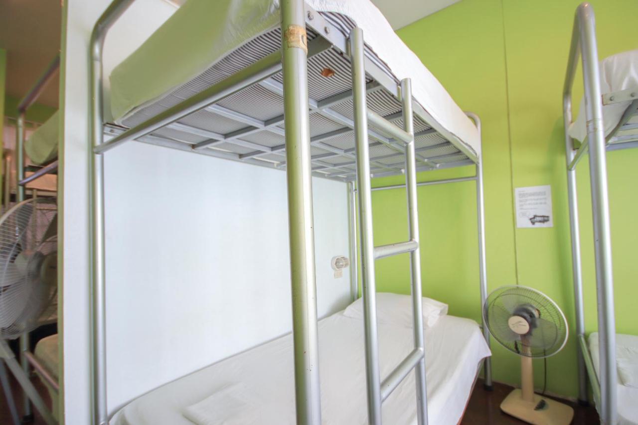 Oyo 1054 Phuket Backpacker Hostel Exterior photo