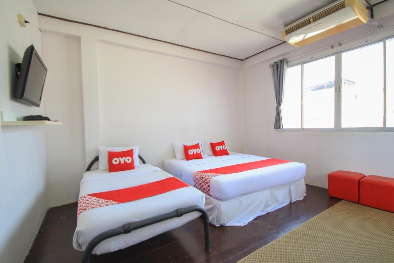 Oyo 1054 Phuket Backpacker Hostel Exterior photo