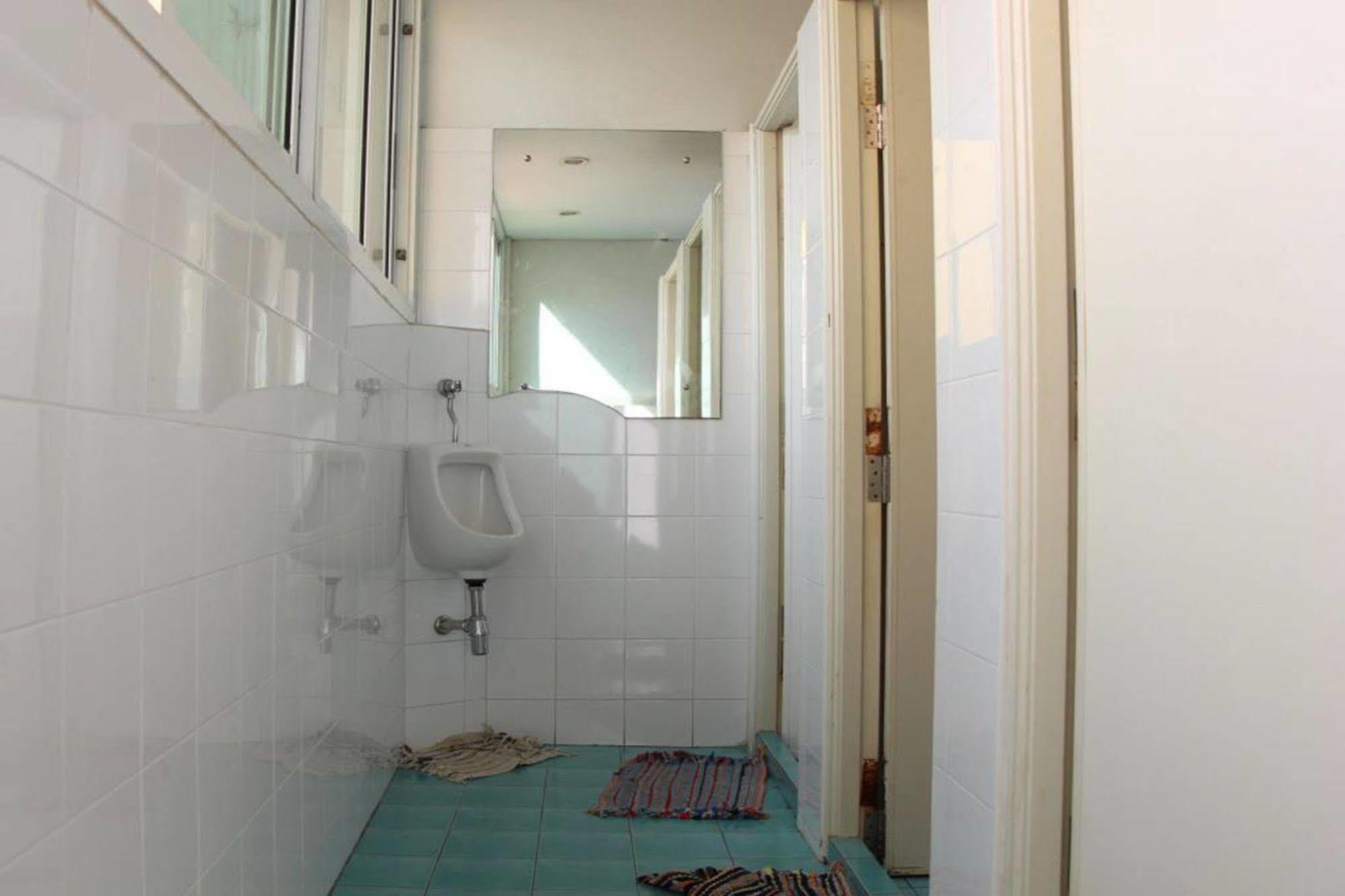 Oyo 1054 Phuket Backpacker Hostel Exterior photo