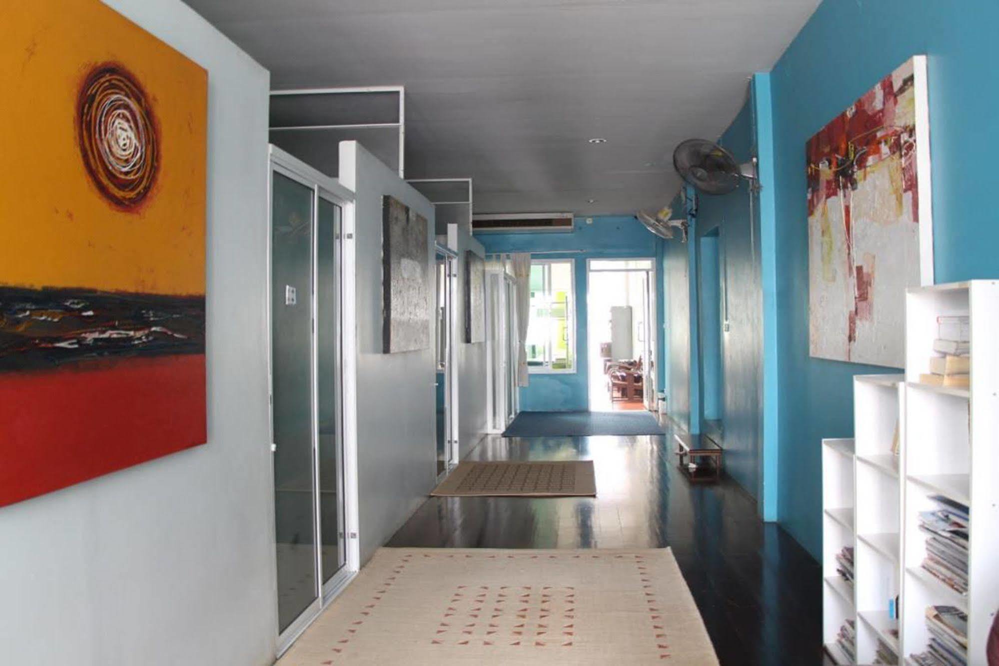 Oyo 1054 Phuket Backpacker Hostel Exterior photo