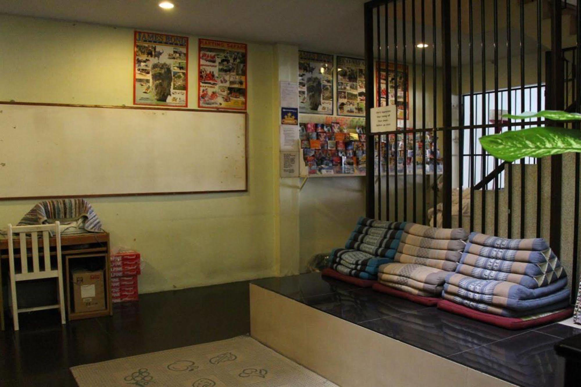 Oyo 1054 Phuket Backpacker Hostel Exterior photo