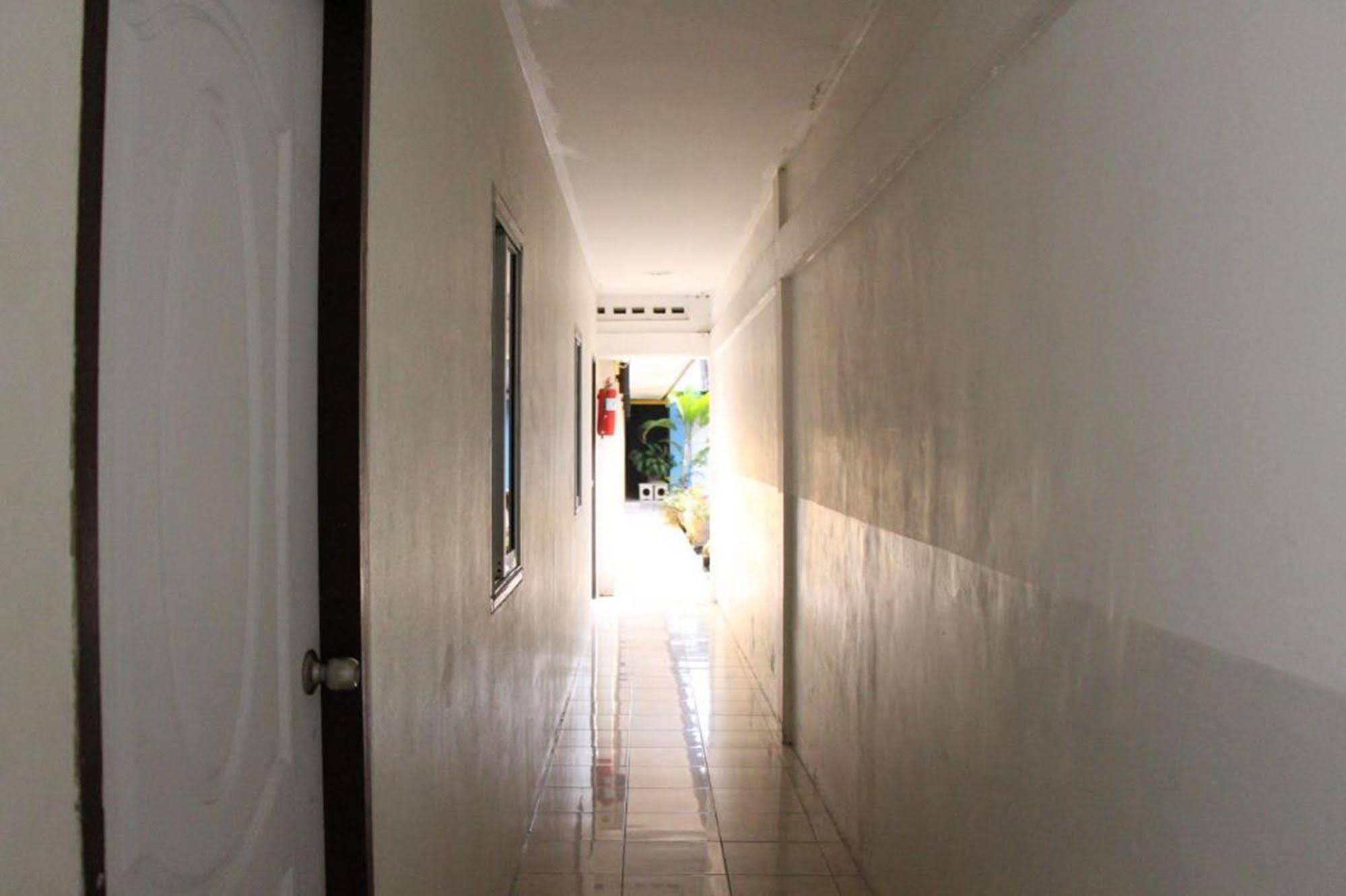 Oyo 1054 Phuket Backpacker Hostel Exterior photo